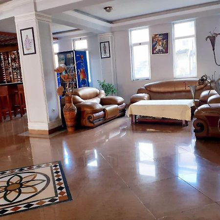 Amenities Hotel Addis Ababa Bagian luar foto