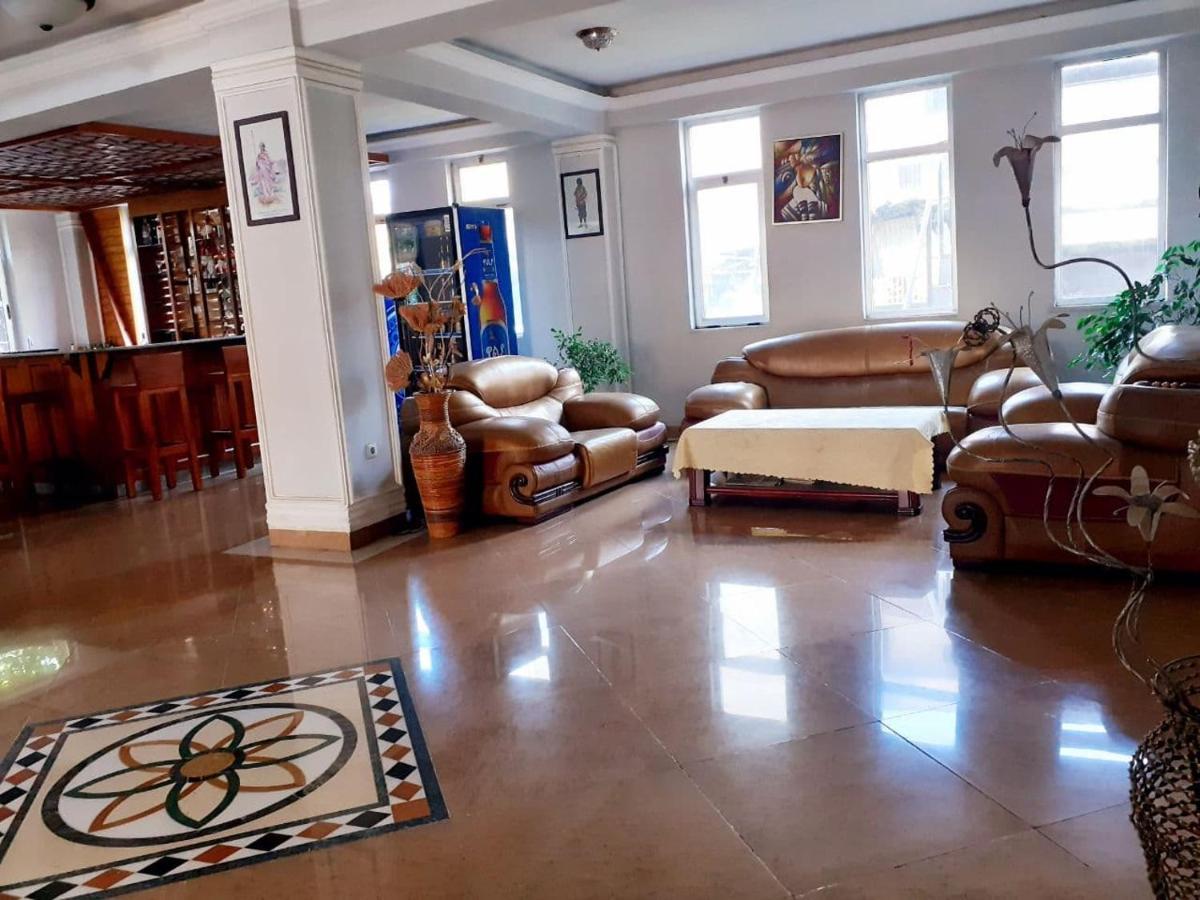 Amenities Hotel Addis Ababa Bagian luar foto